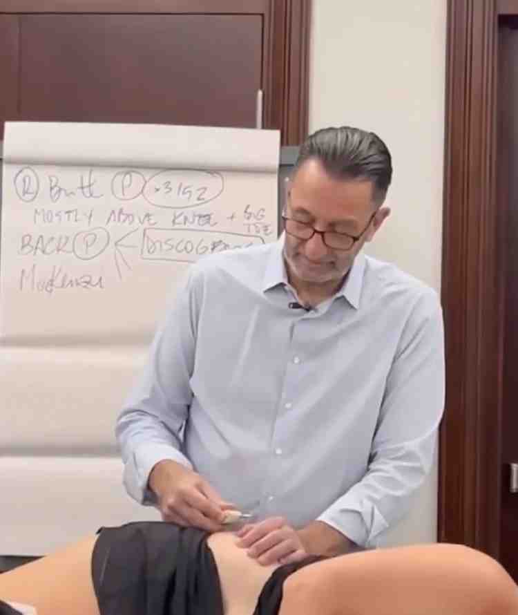 图片报:凯恩在金球典礼特别感谢的医生是针灸大师,源于中国医学